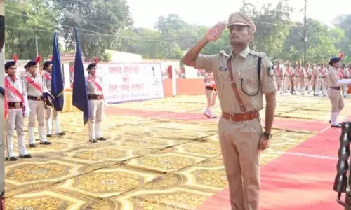 वीर पुलिस जवानों की शहादत को किया नमन, शहीद स्मारक पर पुष्पचक्र अर्पित कर दी श्रद्धांजलि