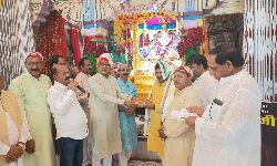 Panna News- व्यवसाई नरेन्द्र शुक्ला व सुशील सिंह ने श्री प्राणनाथ मंदिर ट्रस्ट को दान की भूमि Panna News- व्यवसाई नरेन्द्र शुक्ला व सुशील सिंह ने श्री प्राणनाथ मंदिर ट्रस्ट को दान की भूमि