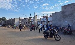 Shahdol News: शहडोल रेलवे स्टेशन में बुजुर्ग व बीमार यात्रियों के लिए लंबे अरसे हो रही रैंप निर्माण की मांग Shahdol News: शहडोल रेलवे स्टेशन में बुजुर्ग व बीमार यात्रियों के लिए लंबे अरसे हो रही रैंप निर्माण की मांग