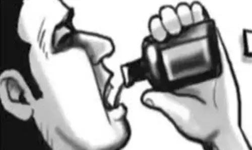 34 वर्षीय युवक ने शराब के नशे में निगला जहर, जिला अस्पताल में चल रहा इलाज