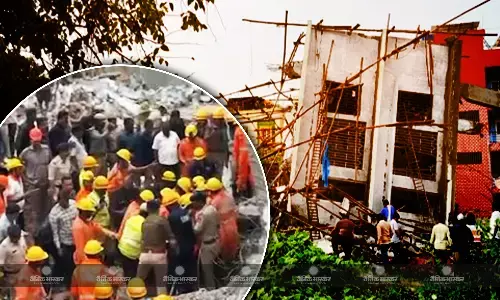 बेंगलुरु में भारी बारिश के चलते ढही इमारत, जिससे हुई 5 लोगों की मौत, सुरक्षा कर्मी रेस्क्यू ऑपरेशन में हैं जुटे