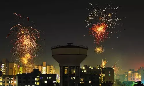 इस दिवाली अपने बच्चों और बड़ों को प्रदूषण से चाहते हैं बचाना, तो इन टिप्स को करें ट्राई, कम हो सकती है परेशानी इस दिवाली अपने बच्चों और बड़ों को प्रदूषण से चाहते हैं बचाना, तो इन टिप्स को करें ट्राई, कम हो सकती है परेशानी