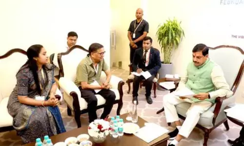 सीएम डॉ. मोहन यादव ने उद्योगपतियों से की रीवा आरआईसी में वन-टू-वन चर्चा, हर संभव सहयोग प्रदान करने की कही बात