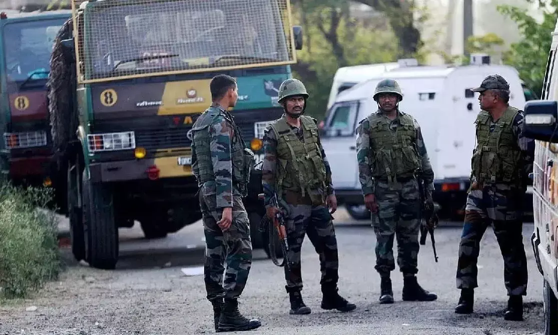 जम्मू-कश्मीर के बूटा पथरी में आतंकी हमला, दो जवान शहीद, 2 मजदूर की भी मौत