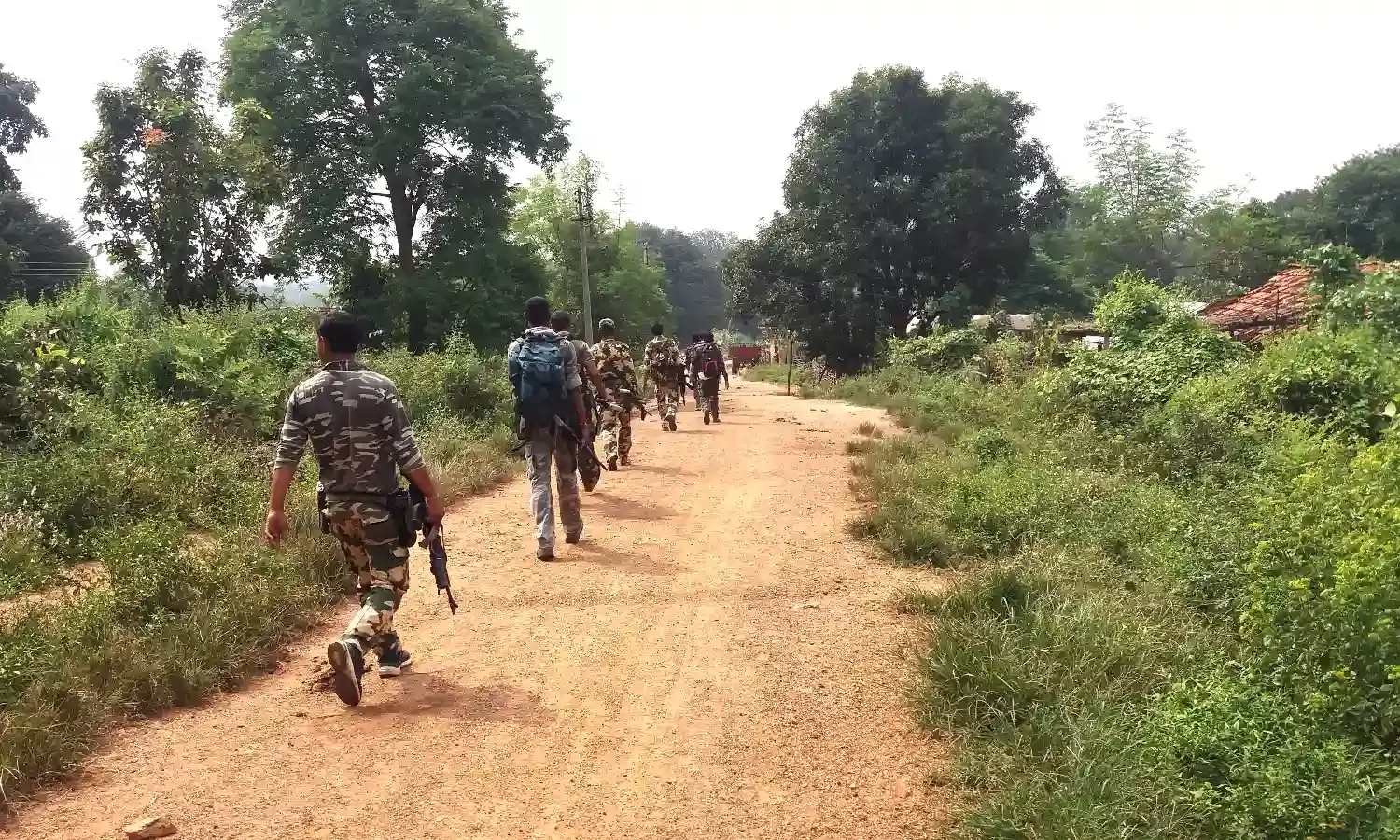 गडचिरोली के चप्पे-चप्पे पर पुलिस का तगड़ा बंदोबस्त, पड़ोसी राज्य की सीमा पर जवान तैनात