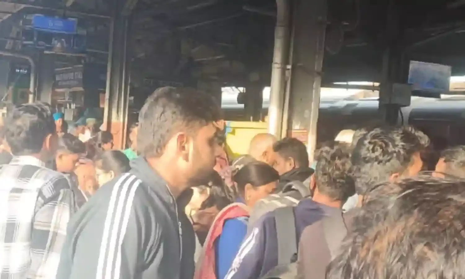 दिवाली -छठ पूजा के लिए विशेष ट्रेनों की सौगात , यात्रियों को मिलेगी राहत