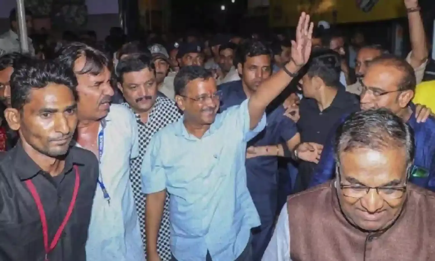 सीएम आतिशी ने जारी की तस्वीर, बीजेपी पर लगाया आरोप, कहा - चुनाव में हरा नहीं सकती इसलिए....