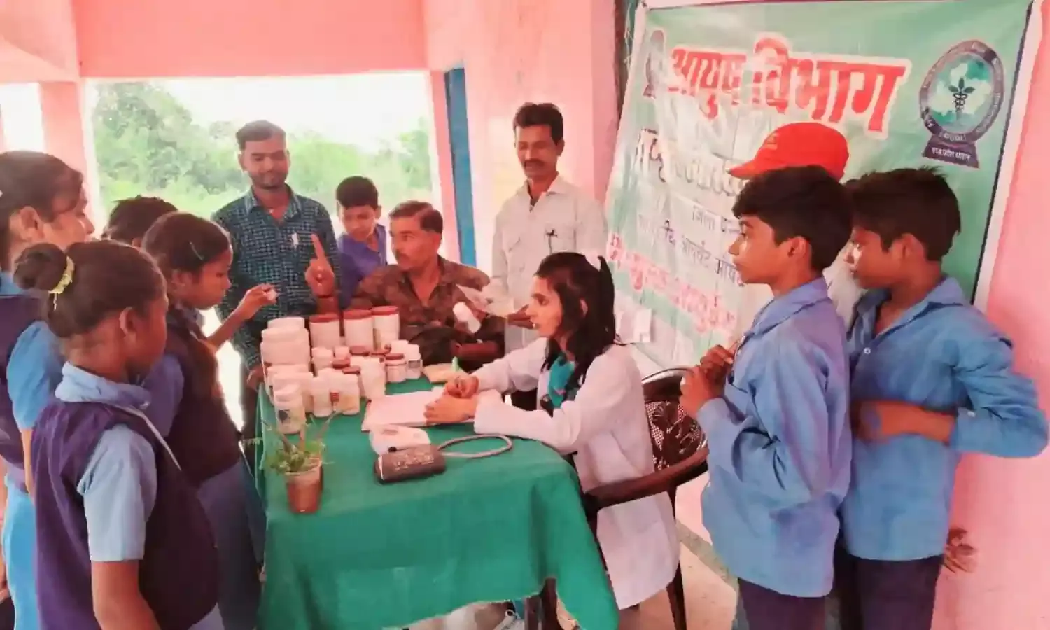 पहाडीखेरा में आयुर्वेद स्वास्थ्य शिविर का आयोजन