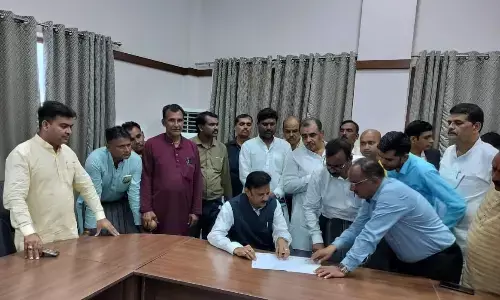 समस्या बताने पर मुआवजा राशि की जगह मिल रहा आश्वासन का झुनझुना