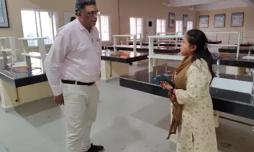 शराब पकडऩे गई टीम को ढाबा संचालक ने धमकाया