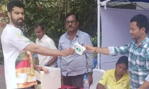 स्वच्छ दिवाली शुभ दिवाली अभियान के तहत नागरिकों को थैंक यू स्टीकर्स वितरित