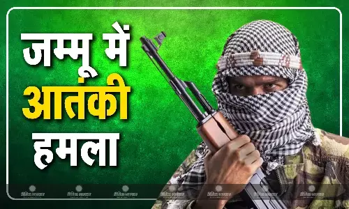 आतंकियों ने फिर बनाया सेना को निशाना! अखनूर में आर्मी की एंबुलेंस पर ताबड़तोड़ फायरिंग, सर्च ऑपरेशन जारी