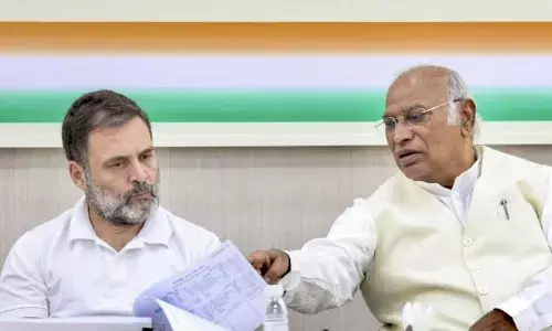 कांग्रेस ने झारखंड के लिए 2 और महाराष्ट्र के लिए 4 उम्मीदवारों की लिस्ट जारी की, जानें किसे कहां से मिला टिकट?