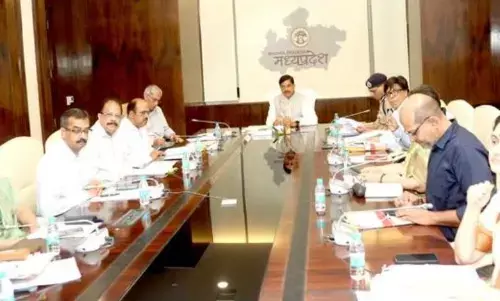 विलम्ब या लापरवाही करने वाले अधिकारी-कर्मचारियों पर की जाएगी कठोर कार्यवाही, समाधान ऑनलाइन कार्यक्रम में बोले सीएम मोहन यादव विलम्ब या लापरवाही करने वाले अधिकारी-कर्मचारियों पर की जाएगी कठोर कार्यवाही, समाधान ऑनलाइन कार्यक्रम में बोले सीएम मोहन यादव