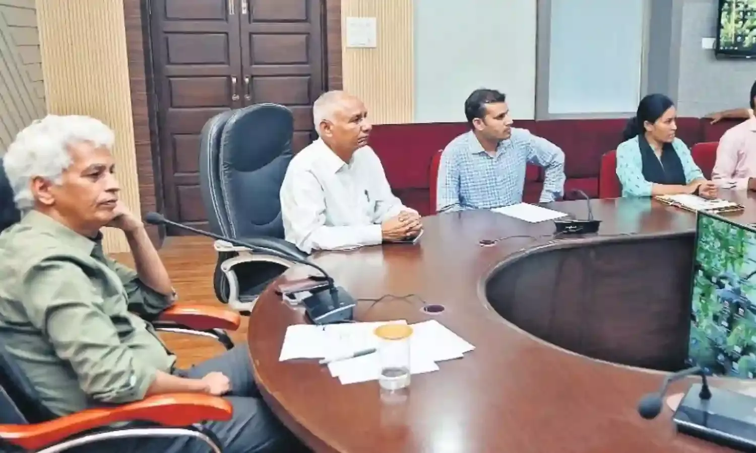 50 दिन पुरानी शिकायतों पर दिखाएँ गंभीरता