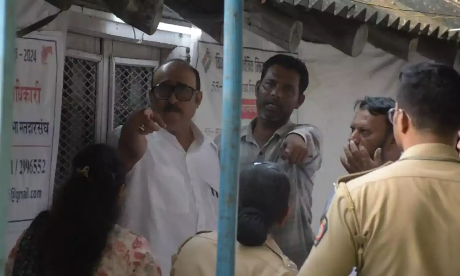 एक मिनट की देरी, नामांकन दर्ज नहीं करा पाए पूर्व मंत्री अहमद, वापस लौट