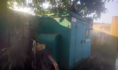 सफेद हाथी बनकर खड़े हैं नकोडा के दो जनरेटर , पानी के लिए तरस रहे लोग