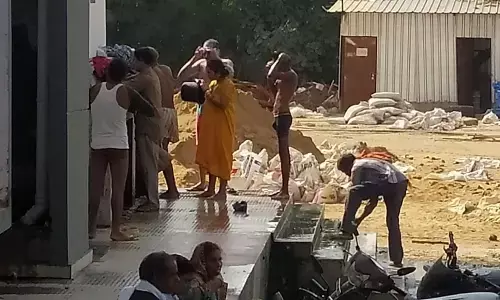 पेयजल से करना पड़ रहा नहाना व अन्य निस्तार