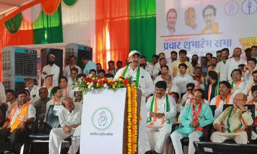 बीजेपी के पूर्व सांसद सुधाकर श्रंगारे ने थामा कांग्रेस का हाथ, विधानसभा चुनाव से पहले लातुर क्षेत्र में BJP को लगा बड़ा झटका