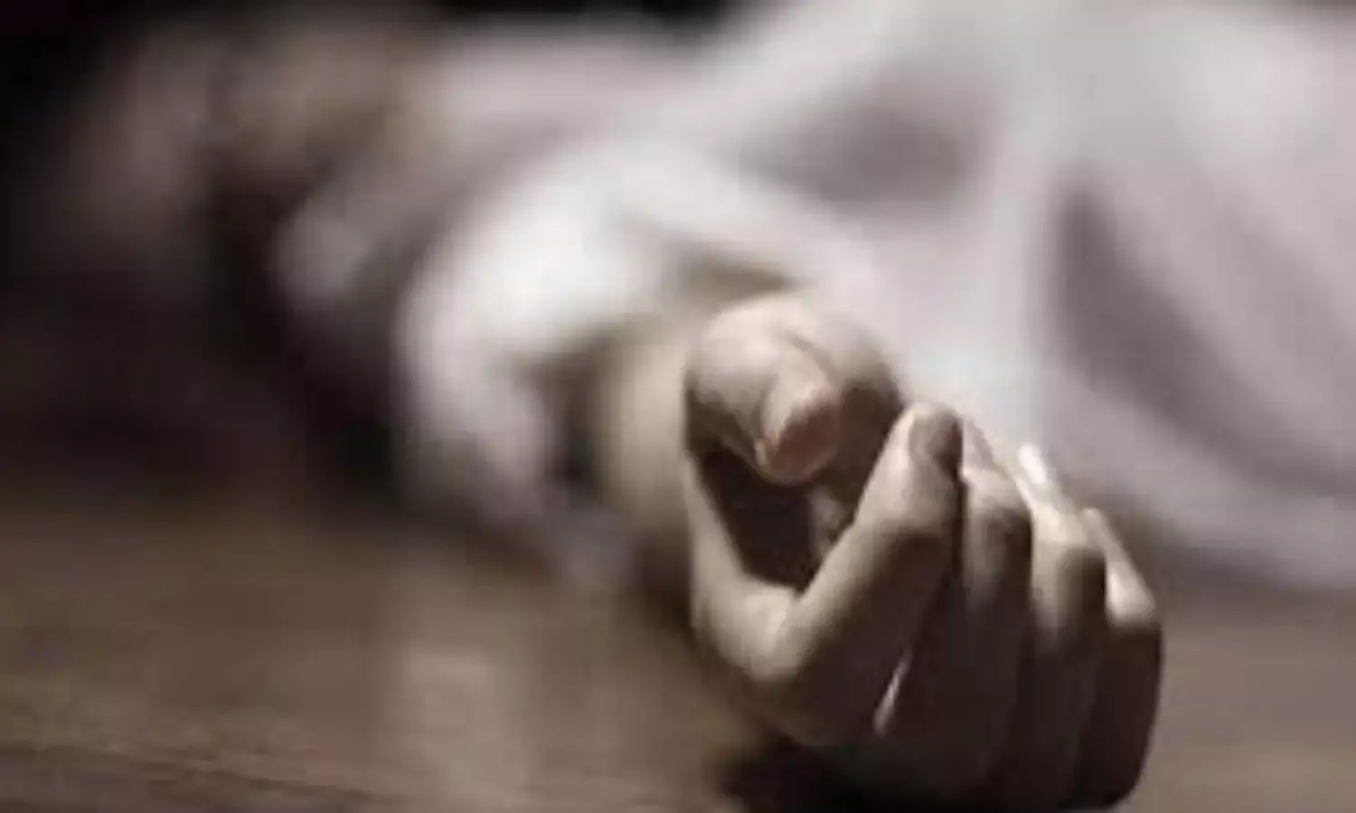 दोहरा हत्याकांड... कलयुगी बेटे ने पिता पर पत्थर पटका, चीख सुनकर बचाने आई मां को भी उतारा मौत के घाट