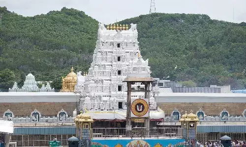 तिरुमाला में कर्मचारियों की भर्ती पर नया फैसला! तरुपति लड्डू विवाद के बाद बोर्ड के नए चेयरमैन नायडू ने सुना डाला ये फरमान तिरुमाला में कर्मचारियों की भर्ती पर नया फैसला! तरुपति लड्डू विवाद के बाद बोर्ड के नए चेयरमैन नायडू ने सुना डाला ये फरमान
