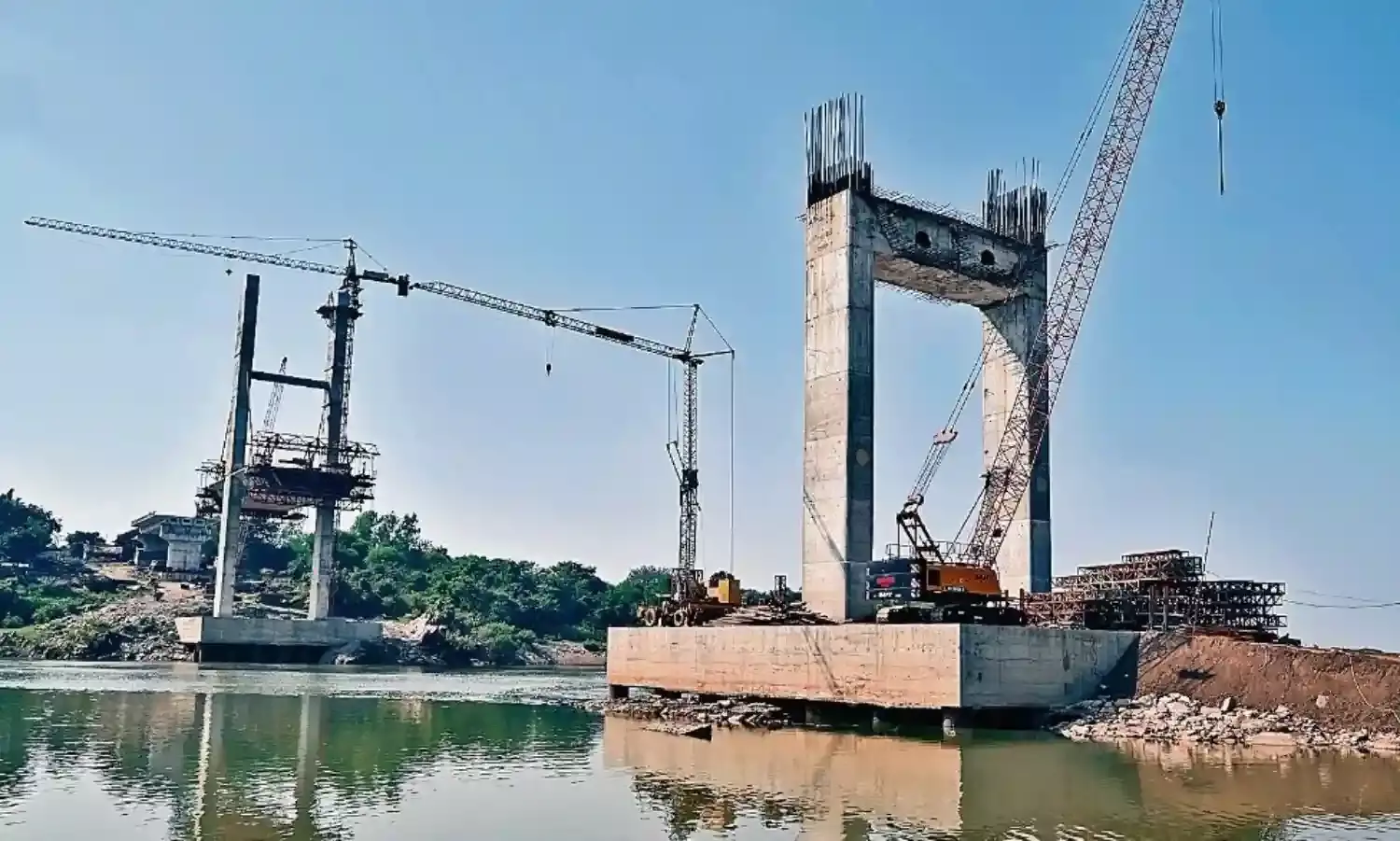 लम्हेटा केबल स्टे ब्रिज, पिछले साल चालू करने का था दावा और यह अब भी अधूरा