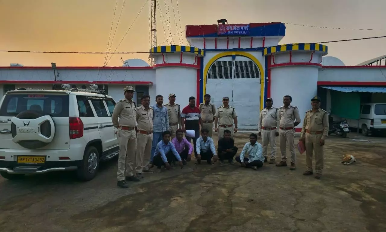भालू का शिकार करने वाले आरोपियों को वन टीम ने किया गिरफ्तार भालू का शिकार करने वाले आरोपियों को वन टीम ने किया गिरफ्तार