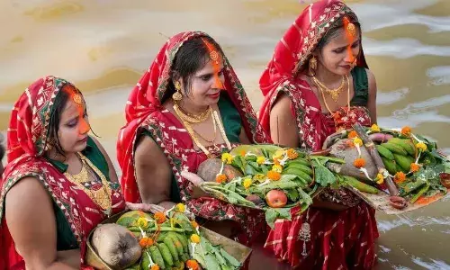 कठिन साधना और भाईचारे का प्रतीक है महापर्व छठ, रामायण और महाभारत से भी जुड़ी है इसकी पौराणिक मान्यता