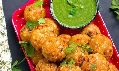 नाश्ते में बनाएं कुरकुरा और चटपटा साबूदाना वाड़ा, अब साबूदाने को पानी में भिगोने की भी नहीं पड़ेगी जरूरत नाश्ते में बनाएं कुरकुरा और चटपटा साबूदाना वाड़ा, अब साबूदाने को पानी में भिगोने की भी नहीं पड़ेगी जरूरत