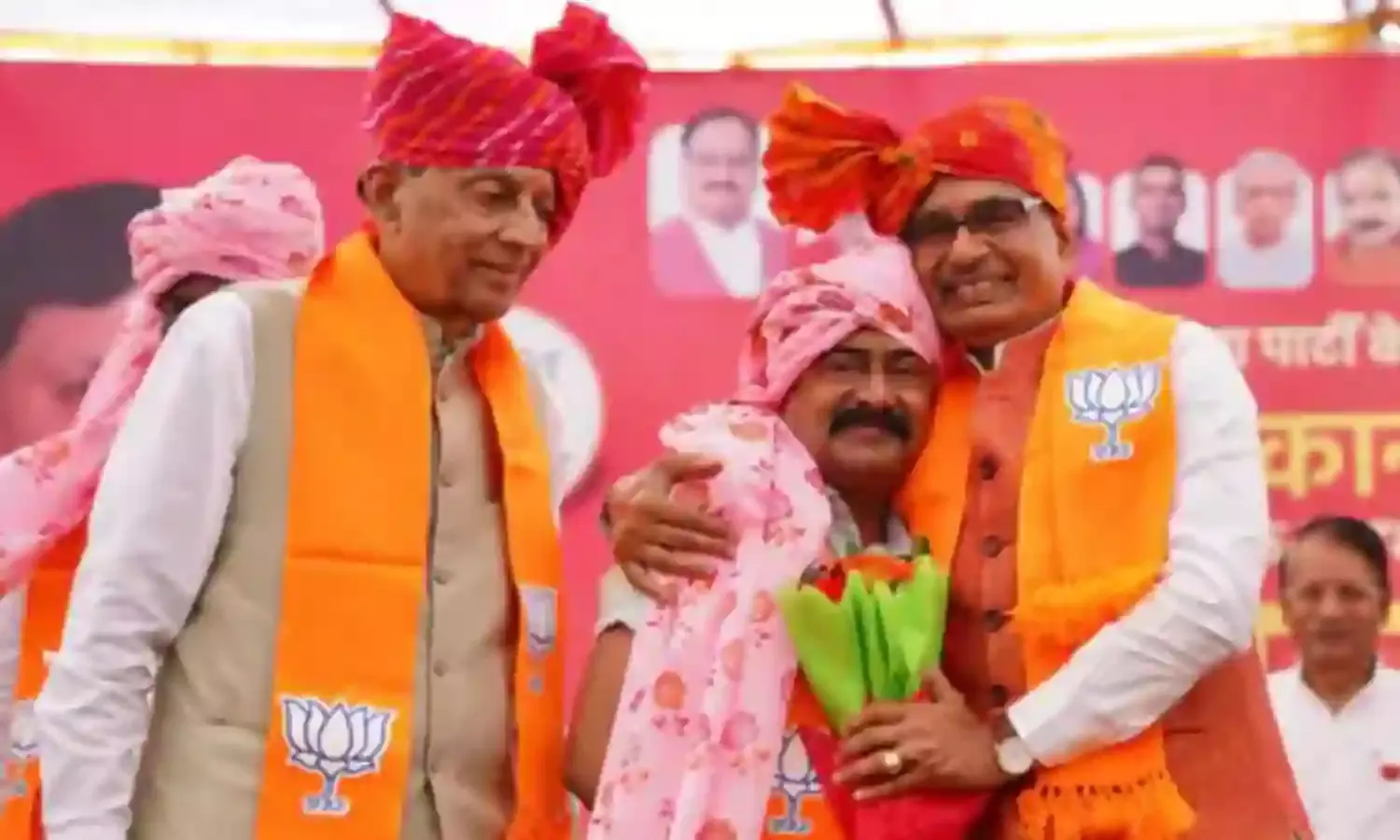 पूर्व मंत्री दीपक जोशी ने फिर थामा बीजेपी का दामन, शिवराज सिंह चौहान की मौजूदगी में ली सदस्यता