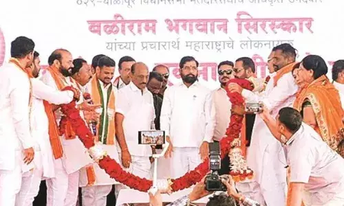 शिंदे ने कहा - लाड़ली बहनों को लखपति बनाना मेरा सपना है, MVA पर लगा महाराष्ट्र द्रोही होने का आरोप
