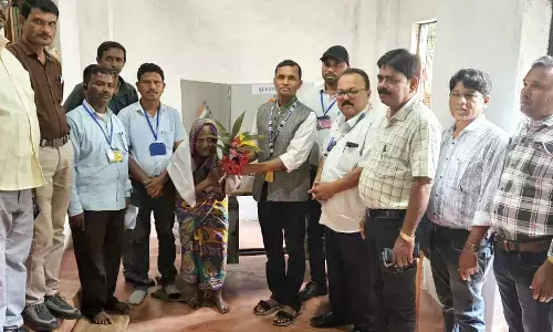 गृह मतदान के साथ हुई शुरुआत, बुजुर्गों और दिव्यांगों ने किया सौ फीसदी मतदान