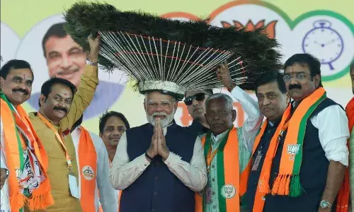 75 साल तक देश में दो संविधान चला..., लाल किताब का जिक्र कर कांग्रेस पर क्या बोल गए पीएम मोदी