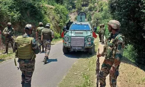 सोपोर में आतंकियों से हुई मुठभेड़, एक दहशतगर्द को किया ढेर, इलाके में अभी भी दो से तीन फंसे