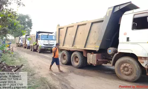 गडचिरोली में मुरूम का अवैध उत्खनन, 4 ट्रक तस्करी करते पकड़ाये