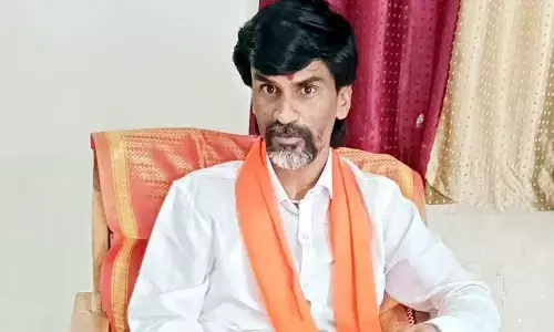 अब एक लाख मराठा कार्यकर्ताओं के साथ सामूहिक भूख हड़ताल पर बैठेंगे जरांगे अब एक लाख मराठा कार्यकर्ताओं के साथ सामूहिक भूख हड़ताल पर बैठेंगे जरांगे