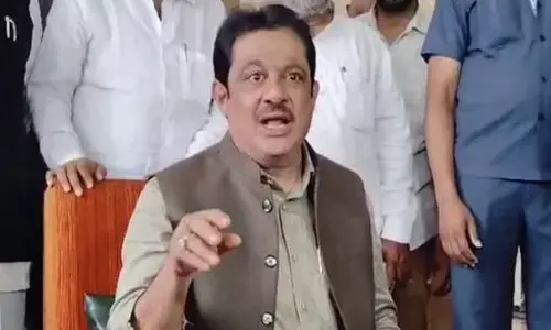 कर्नाटक के मंत्री का विवादित बयान, केंद्रीय मंत्री कुमार स्वामी को कहा कालिया, जेडीएस पलटवार करते हुए कहा - कांग्रेस अध्यक्ष का रंग बताओ