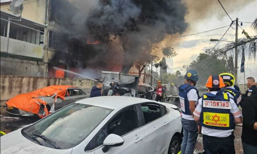 युद्ध विराम की बातों के बीच हिजबुल्लाह ने फिर किया इजरायल पर हमला, दागी 165 से ज्यादा मिसाइलें