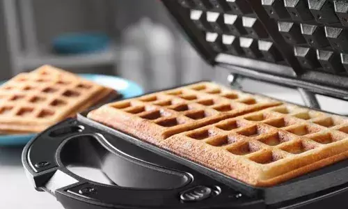 वॉफल खाने का है मन, तो ना करें बिल्कुल भी देर, घर पर बनाएं बिना अंडे का वॉफल