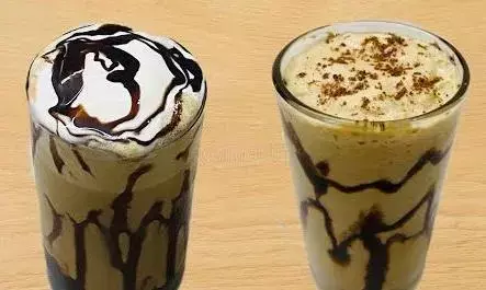 अगर आप भी हैं कोल्ड कॉफी पीने के शौकीन, तो ट्राई करें ये आसान रेसिपी, अब रेस्टोरेंट जैसा टेस्ट घर पर