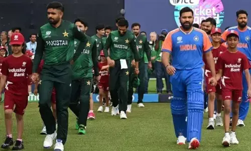 भारत के इनकार पर पीसीबी ने आईसीसी से मांगा जवाब, पत्र लिखकर पूछा - जब ऑस्ट्रेलिया, न्यूजीलैंड और इंग्लैंड आ चुके तो भारत क्यों नहीं? भारत के इनकार पर पीसीबी ने आईसीसी से मांगा जवाब, पत्र लिखकर पूछा - जब ऑस्ट्रेलिया, न्यूजीलैंड और इंग्लैंड आ चुके तो भारत क्यों नहीं?