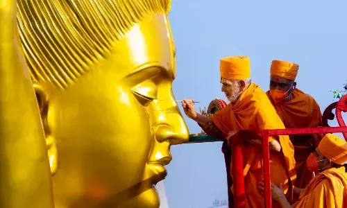 49 फीट ऊंची भव्य मूर्ति का अभिषेक, भगवान का किशोर तपस्वी रूप अक्षरधाम में सुशोभित