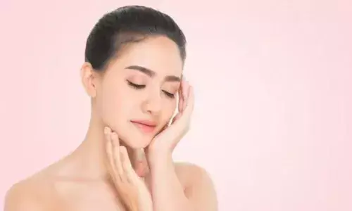 शादियों का मौसम हुआ शुरू, दिखना चाहते हैं फ्लॉलेस बिना किसी ट्रीटमेंट के, तो करें इस स्किनकेयर स्टेप्स को फॉलो