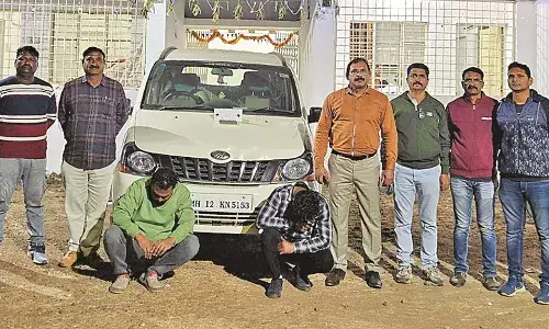 शराबबंदी वाले गांधी जिले में जमकर बिक रहा नशा, आंख मूंदे बैठी है पुलिस