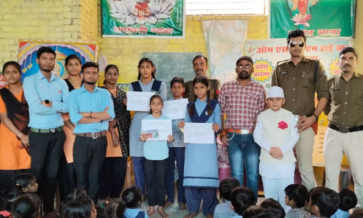 यातायात जागरूकता को लेकर निंबध प्रतियोगिता आयोजित यातायात जागरूकता को लेकर निंबध प्रतियोगिता आयोजित
