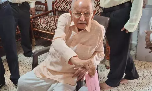 अमरावती में 489,बडनेरा में 230, तिवसा में 290 ज्येष्ठों की तर्जनी पर लगी स्याही अमरावती में 489,बडनेरा में 230, तिवसा में 290 ज्येष्ठों की तर्जनी पर लगी स्याही