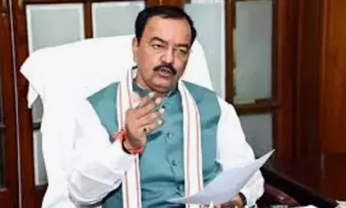 डिप्टी सीएम केशव मौर्य ने सीएम योगी का छोड़ा साथ, मोदी का दिया साथ डिप्टी सीएम केशव मौर्य ने सीएम योगी का छोड़ा साथ, मोदी का दिया साथ