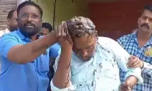 वंचित पार्टी के पदाधिकारियों ने निर्दलीय उम्मीदवार से मारपीट कर मुंह पर कालिख पोती