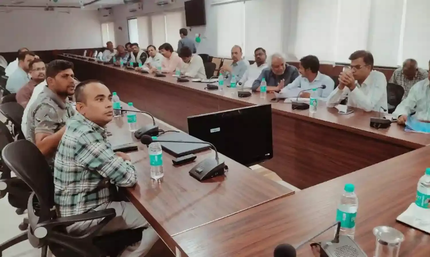 नवीन औद्योगिक क्षेत्रों के विकास के संबंध में बैठक आयोजित