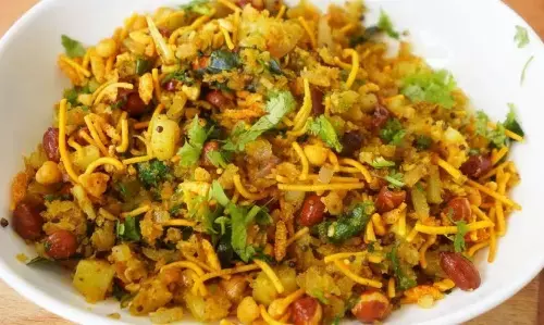 घर पर बच गई हैं रोटियां, तो ना हों परेशान, इस रेसिपी से बनाएं बिल्कुल स्वादिष्ट और हेल्दी पोहे, खाकर सब करेंगे तारीफ